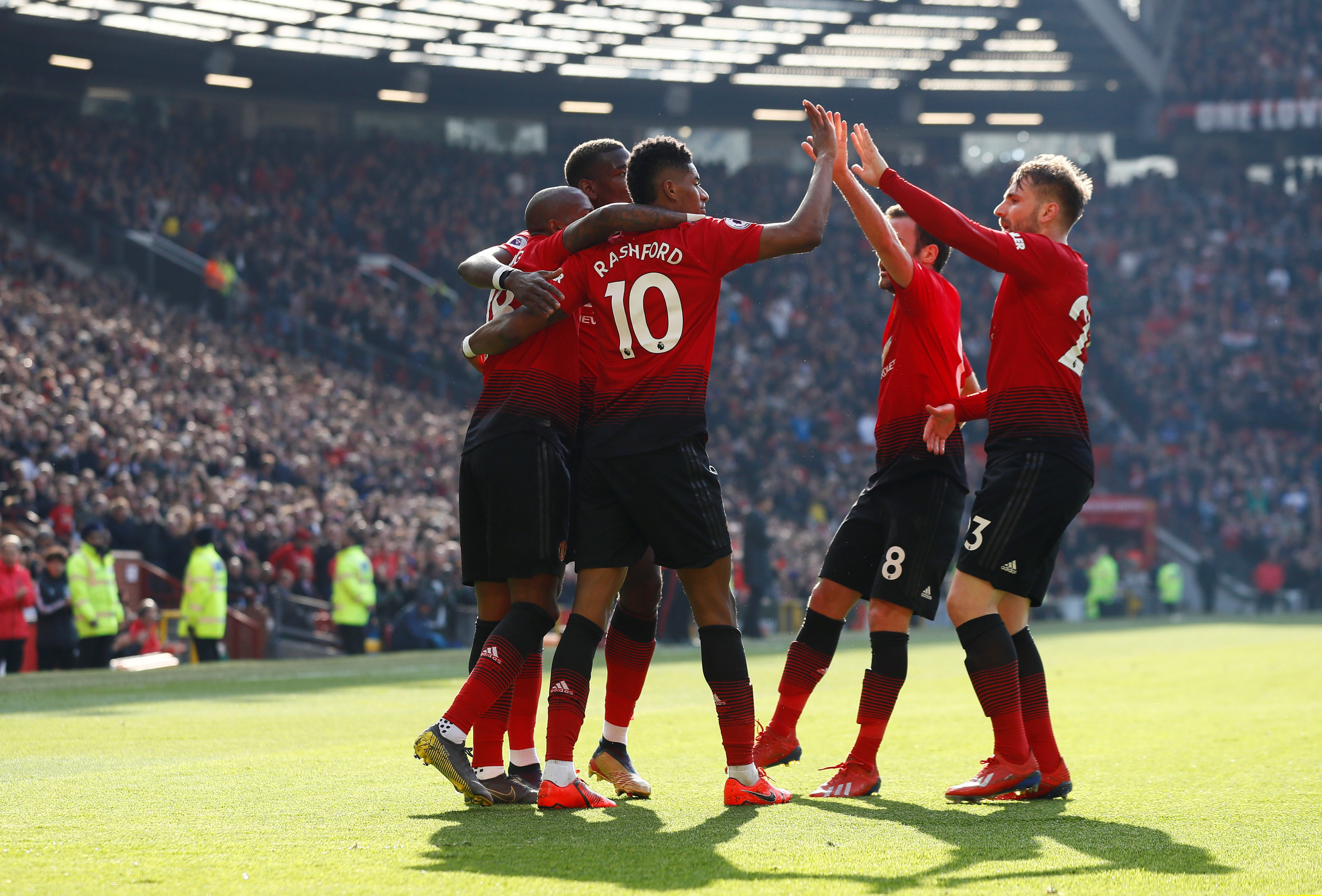 收入显著提 收入显著提